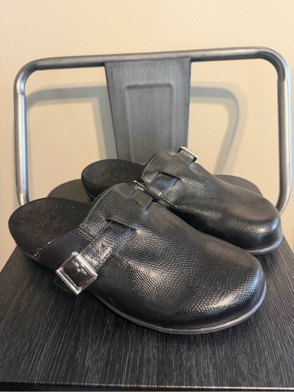 Vionic Black Textured Buckle Mule Clogs Size 8